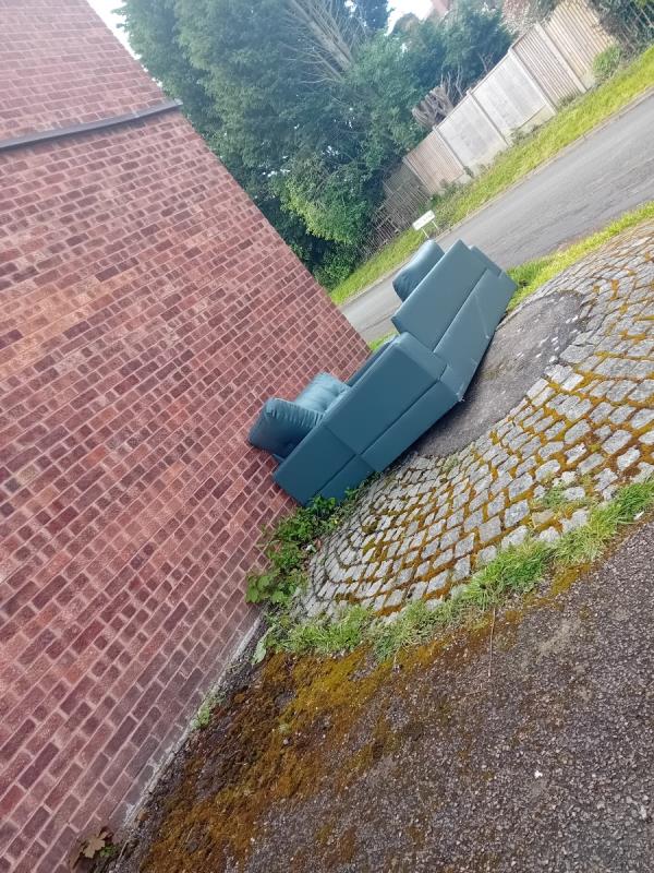 Flytipping -23 Herle Avenue, Leicester, LE3 1RQ