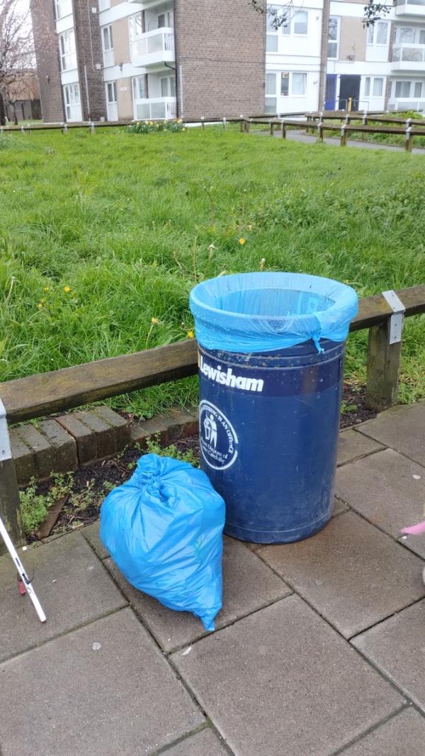 Litter pick bag for collection -Bowling Green
