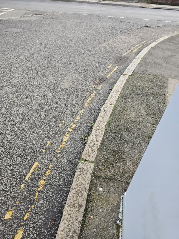 Double yellow lines faded both sides-2 Green Drive, Southall, UB1 3AY