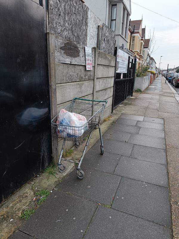 I can't wait for the appointed enforcement team to start. They would collect millions in this area:D-1 Glenparke Road, Forest Gate, London, E7 8BP