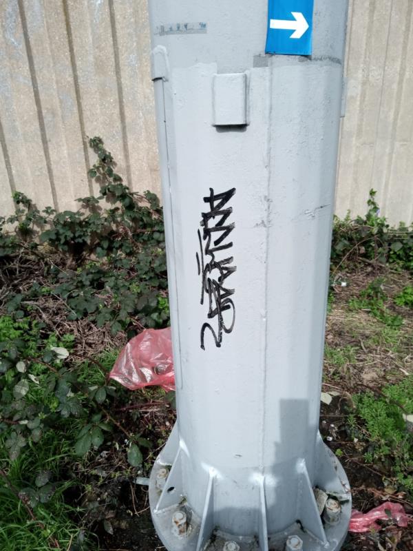 Graffiti on the lamppost removed -Idr Inner Relief Road, Reading