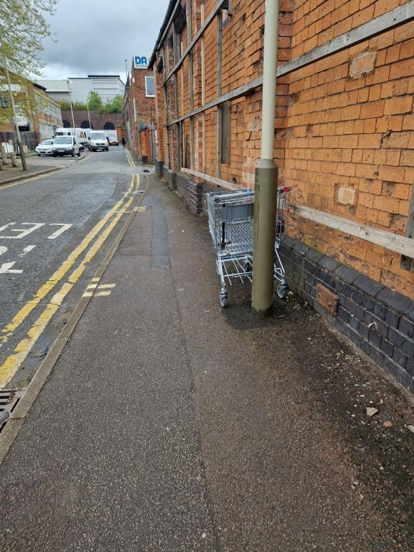 There's a shopping trolley around this issue. Please resolve this issue.-Bell Lane, Leicester