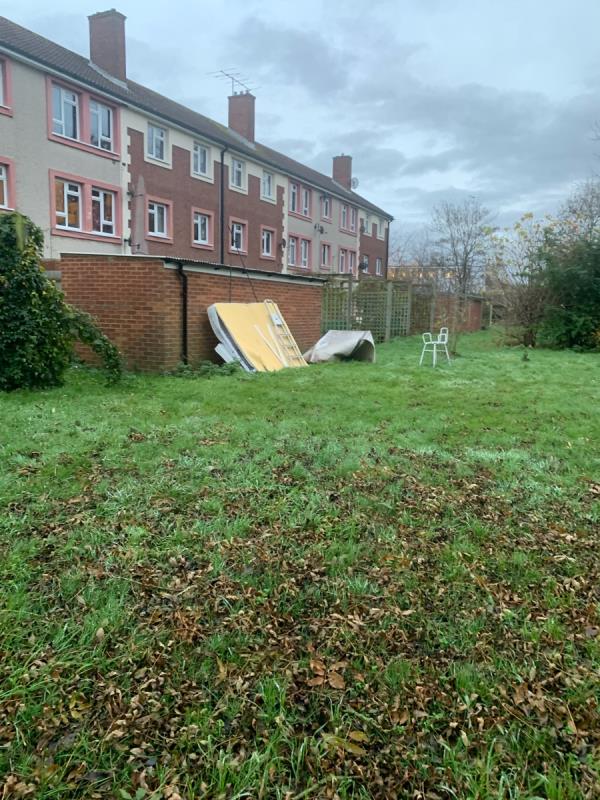 Dumped mattress-67 Lulworth Road, Reading, RG2 8LX