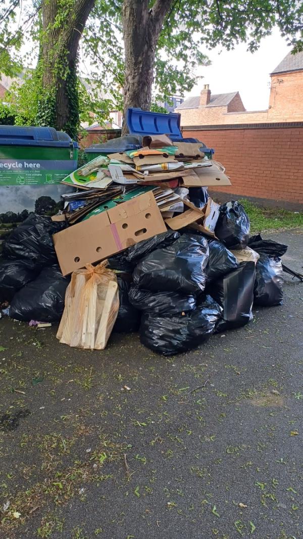 Fly tipping-46 Brandon Street, Leicester, LE4 6AW