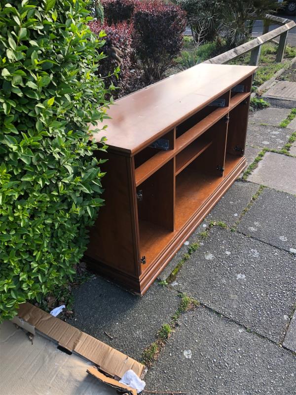 Junction of Lentmead Road. Please clear a wooden unit-29 Shaw Road, Bromley, BR1 5NW
