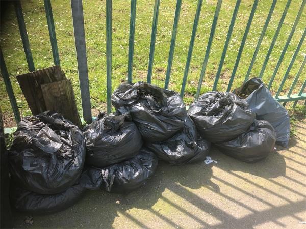 By Lewisham Scrap metals. Please clear bags of waste-First Floor Flat, 114 Courthill Road, Hither Green, London, SE13 6HA