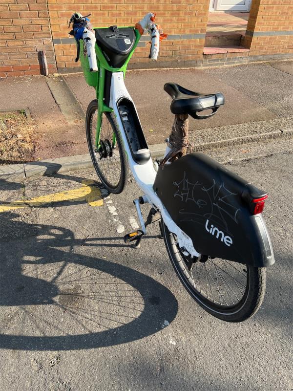 Abandoned bike - looks stolen as battery is missing so can’t be tracked -62 Dorset Road, Forest Gate, London, E7 8PS
