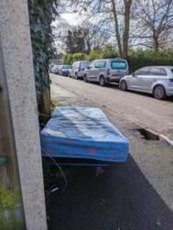 Please clear a mattress
-7 Pelinore Road, London, SE6 1RP