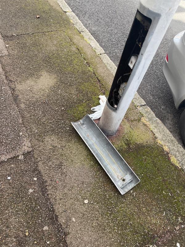 Street light is damage and needs to be repaired -106 Shelley Avenue, Manor Park, London, E12 6PU