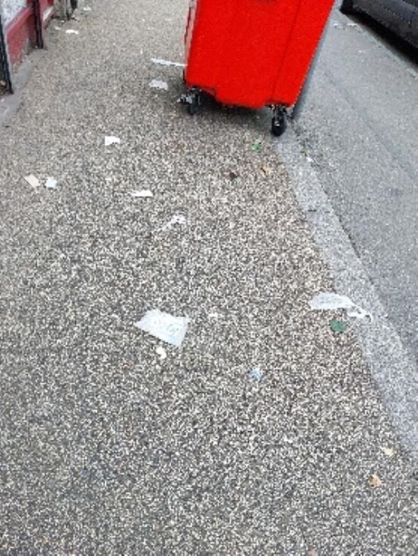 General litter on pavement -337A, Oxford Road, Reading, RG30 1AY