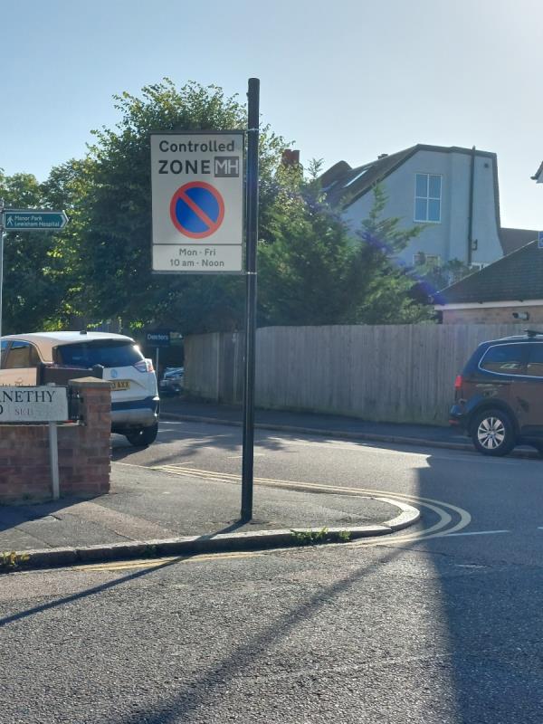 Sign on Abernethy Road slipped down.-39 Abernethy Road, London, SE13 5QJ