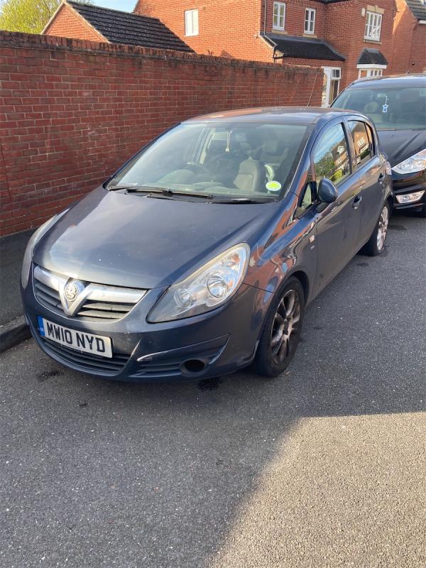 This vehicle has been left abandoned since the mot expired on 7 April 2024. It has been leaking oil and has 2 flat tyres. -1 Rockery Close, Leicester, LE5 4DQ