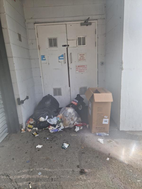 Rubbish left outside on street -1A, Jedburgh Road, Plaistow, London, E13 9LX
