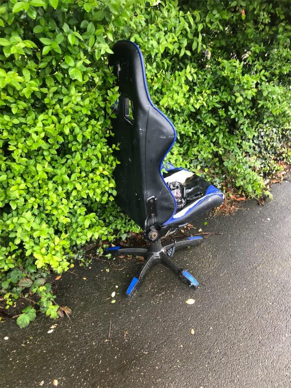 Please a dumped office chair-51 Northover, Bromley, BR1 5JS