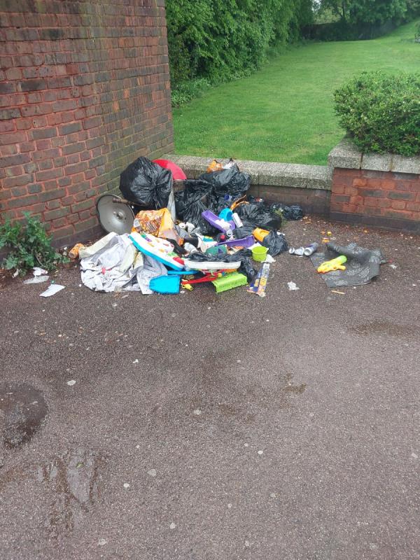 Can the council arrange to have this flytip removed from opposite 40 Glen Road  Plaistow. Thanks -Orthopaedic Centre, Newham General Hospital, Glen Road, Plaistow, London, E13 8SL