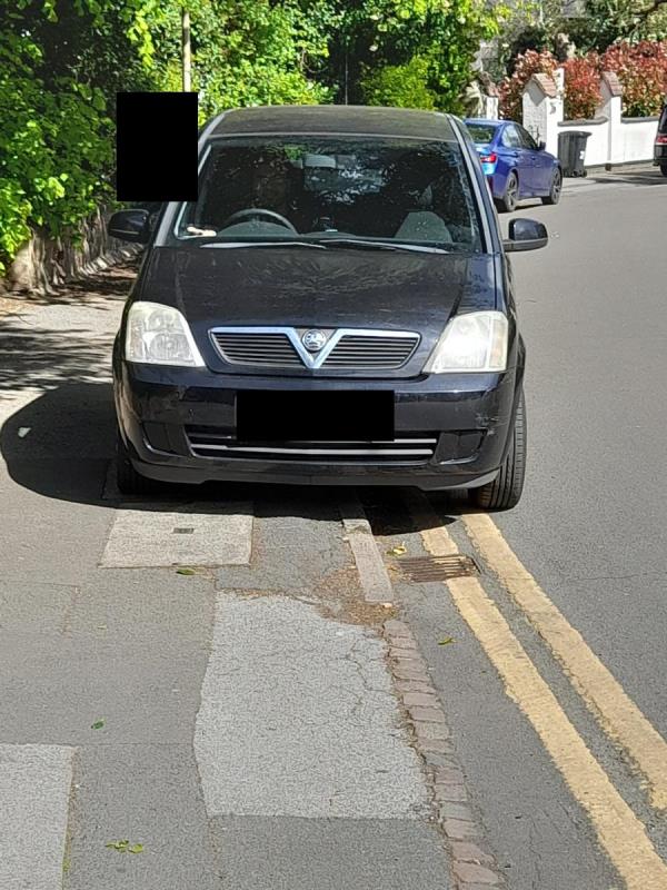 Parked on double yellow lines for school pick up-Stoneygate Road, Leicester