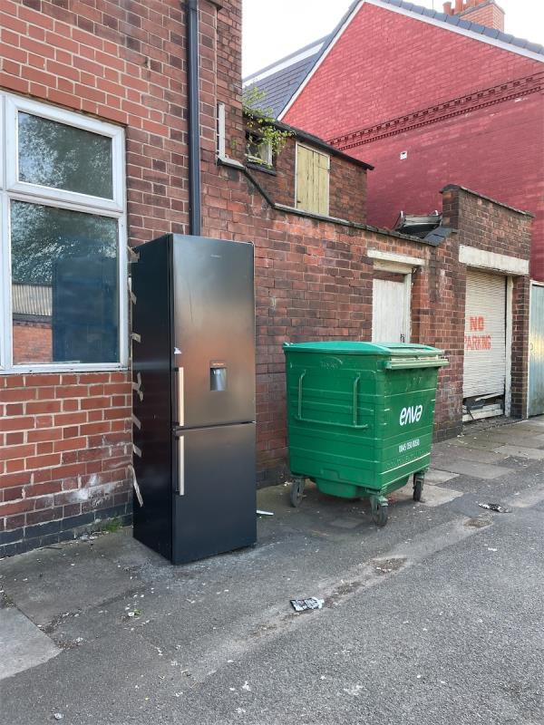 A dumped fridge. -4 Boundary Road, Leicester, LE2 7PE