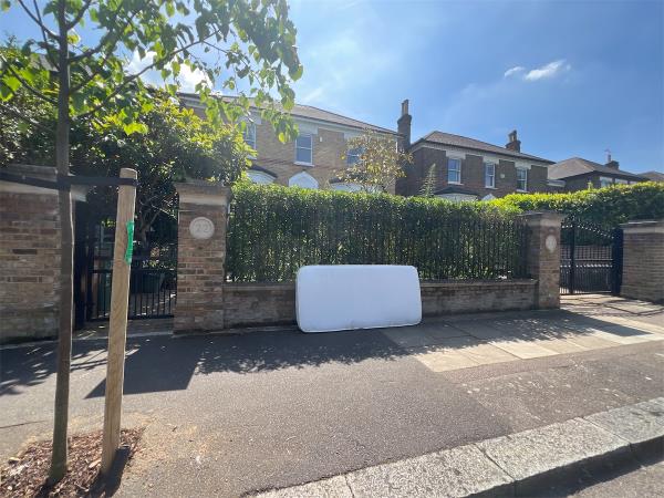 Missed bulky waste mattress collection. Booked mattress collection not actioned. CAS -4044092–F8Q9P3. It was booked for collection Monday 6th May but still here and will encourage Fly-typing. -22 Allenby Road, London, SE23 2RQ
