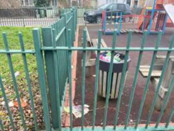 This bin NEEDS A LID! Craws and foxes make a mess pulling things out… yesterday I found a USED TAMPON under the bench on the toddler’s playground! I also want to thank Glensdsle for recent a deep clean! ❤️-10 St Norbert Green, Telegraph Hill, SE4 2HD, England, United Kingdom