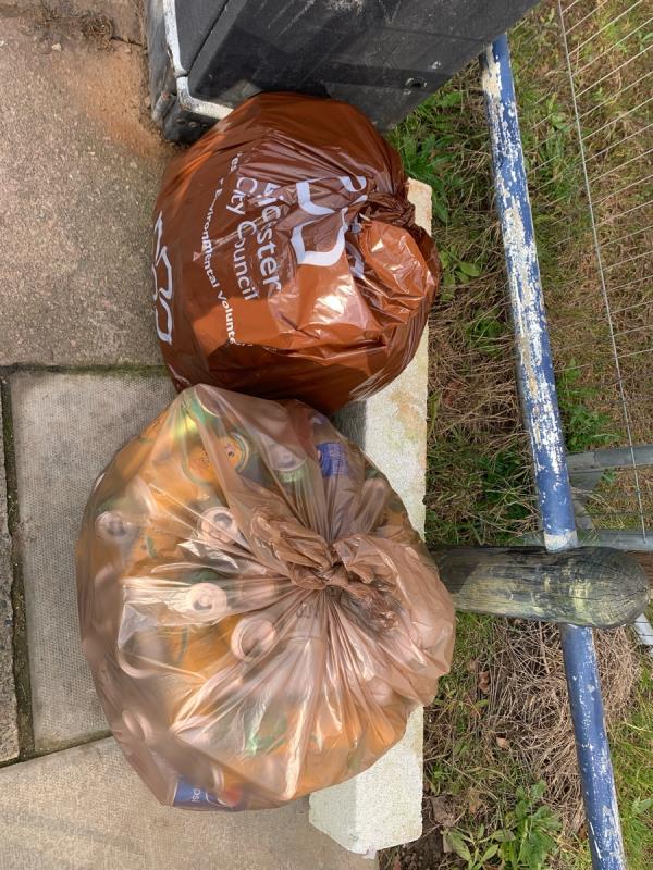 Hi Darren, I’ve been up to EME again, there’s one massive piece of polystyrene and one bag of litter.
A local man Ray has taken the recycling to his, it will go out next Tuesday. Thank you 😊 -220 Sturdee Road, LE2 9DB, England, United Kingdom