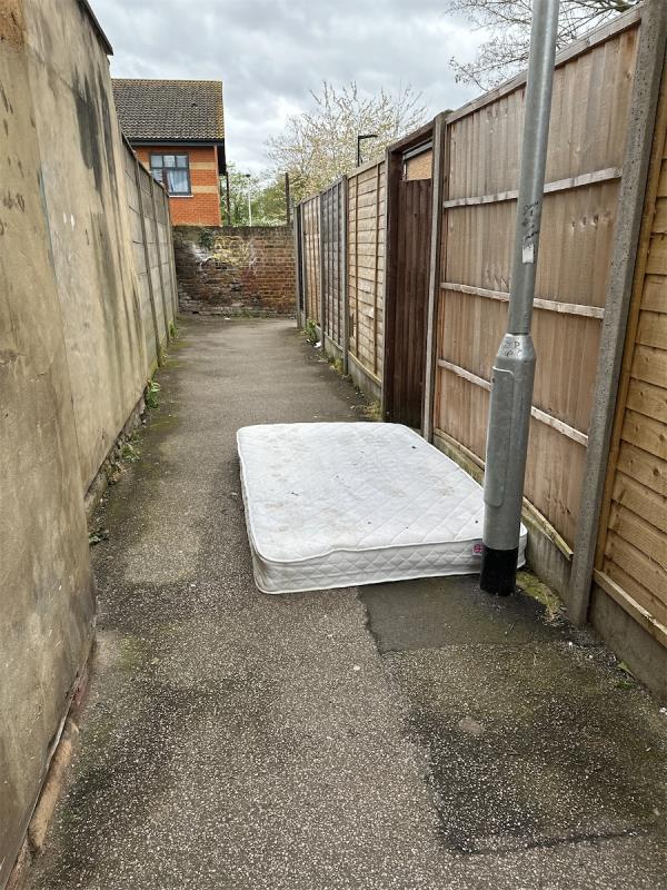 Arthur horsley Walk… E15

Please remove mattress blocking public highway-54 Tower Hamlets Road, Forest Gate, London, E7 9BZ