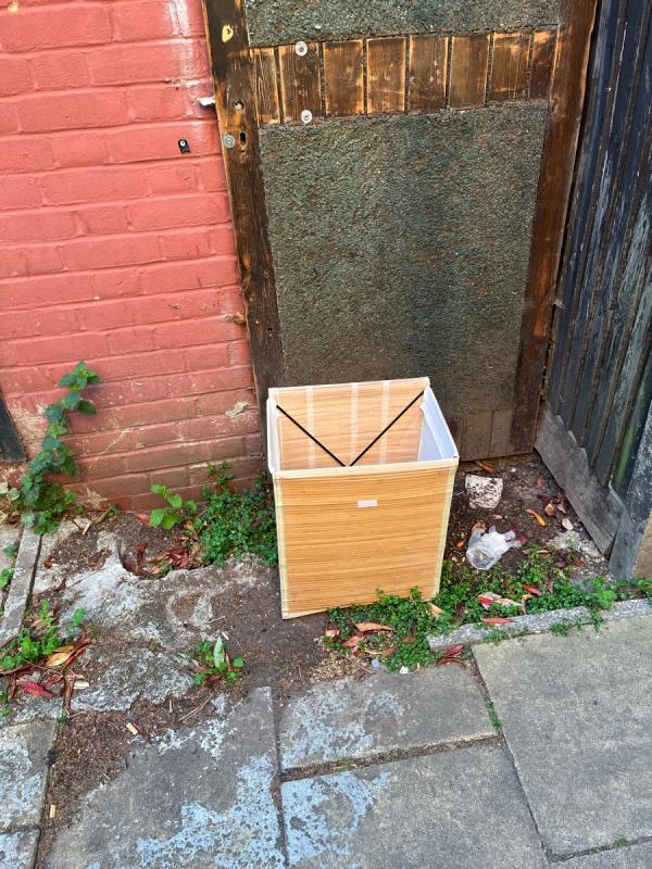 Strange little box -39 Slagrove Place, Lewisham, SE13 7HT