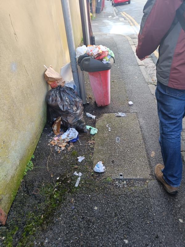 Flytipped rubbish -Flat 1, 17 George Street, Reading, RG1 7NP