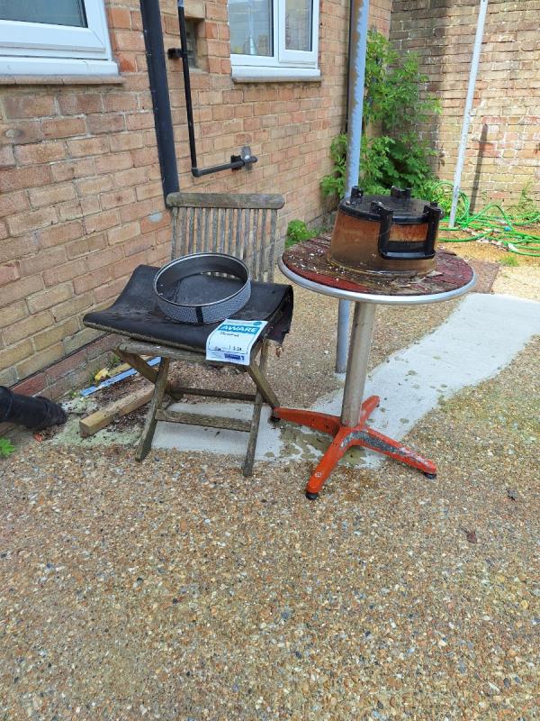 Small table, chair, pot, mats.
In bin store area.
Please clear.
RH-Lincoln Court, Rockhurst Drive, Eastbourne, BN20 8UY