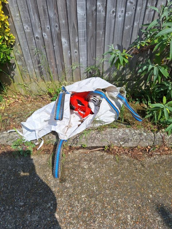 White builders bag,
In grass verge next to 102,
Clothes, cans etc inside.
RH-104 Percival Road, Eastbourne, BN22 9JW