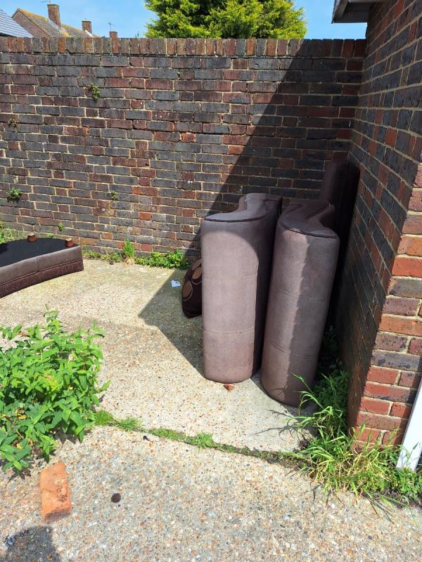 Hereford ct drying area

Sofa and cushions 

Please clear all

Thanks john-Hereford Court, Langney Rise, Eastbourne, BN23 7DE