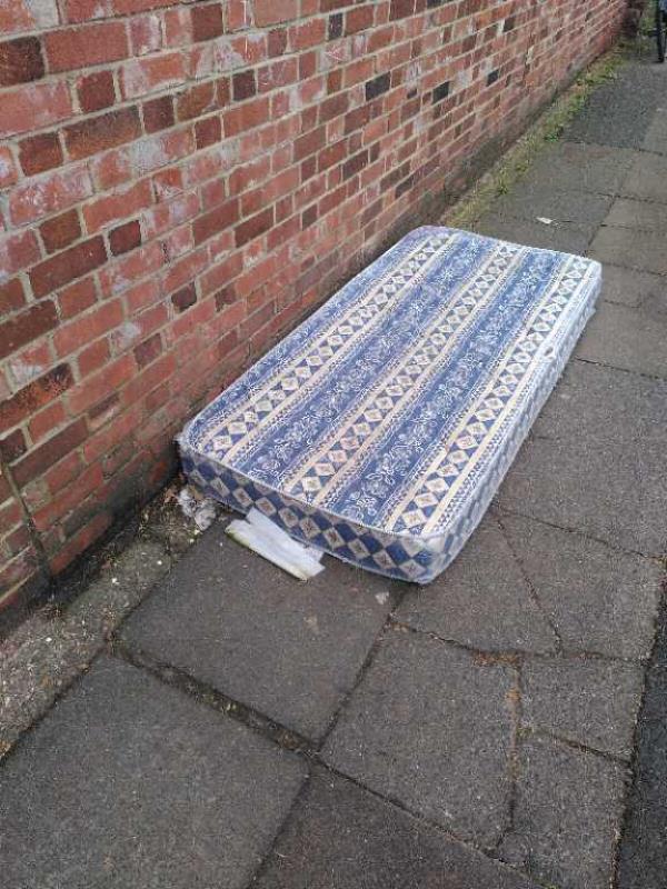 Please clear a mattress. Reported via Fix My Street-217 George Lane, London, SE13 6RN