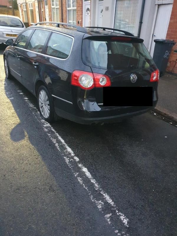 This is car it's been hear for 1 week.no insurance& all tyres are flat.might be stolen -74 Orson Street, Leicester, LE5 5EN