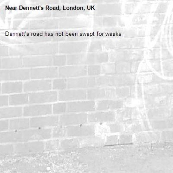 Dennett&#39;s road has not been swept for weeks -Dennett&#39;s Road, London, UK