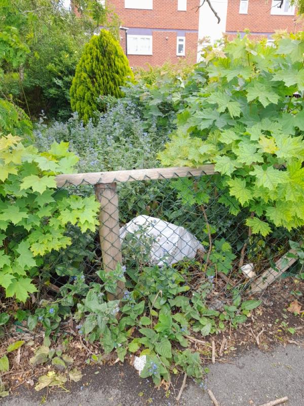 Fly Tipping - investigated please clear -34 Westerham Walk, Reading, RG2 0BA