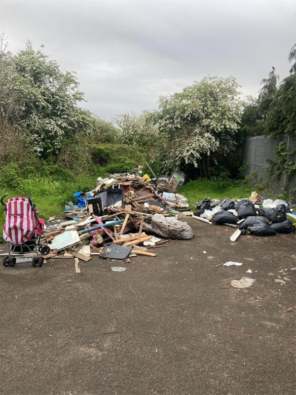 Large amount of rubbish.-Hawley Lane To Railway Club Footpath, Farnborough