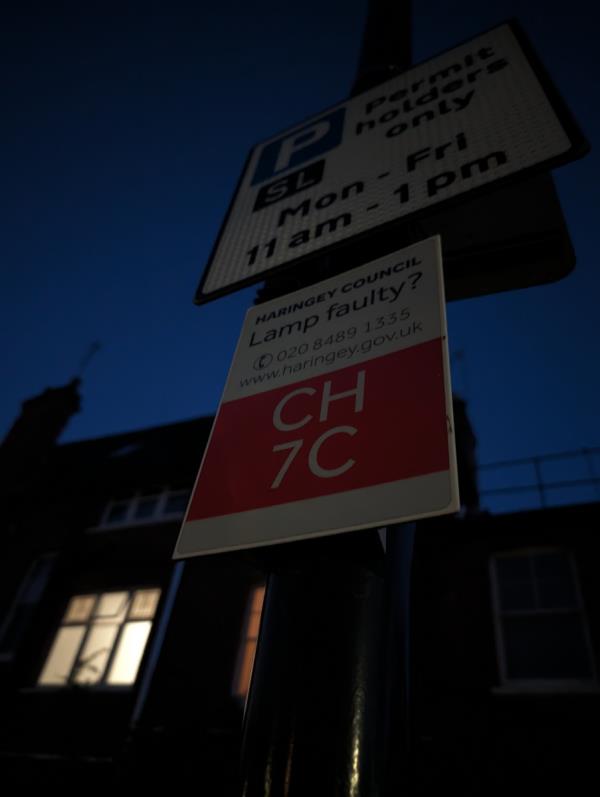 Street light CH7C is not working -Flat A, 17 Church Crescent, Hornsey, London, N10 3NA