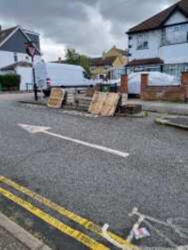 Someone has dumped 3 wooden pallets causing a hazard.
Reported via Fix My Street-54 Rayford Avenue, Lee, SE12 0NG
