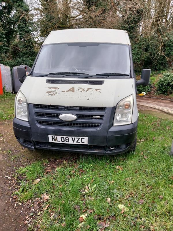 This vehicle has been reported as having a SORN notice. It should be parked on private land not dumped on the verge of this layby in kentwood hill 


-137 Kentwood Hill, Reading, RG31 6JG