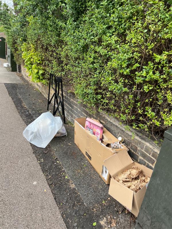 Flytipping-369A, Romford Road, Forest Gate, London, E7 8AB