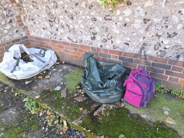 Norfolk ct fly tipping on drying area

Gdn wst

General rubbish 

Please clear all Thanks john-47 Latimer Road, Eastbourne, BN22 7DE