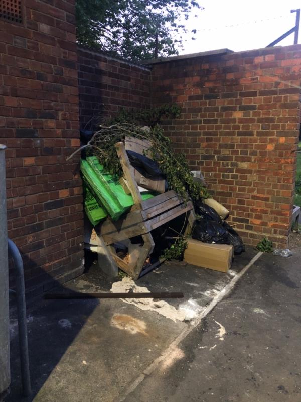 You said you cleared it but still hasn’t been cleared up. Previous reference CRM:0525056

Typical newham / contractors clearing their books without actually clearing the rubbish. -12 Kent Street, Plaistow, London, E13 8RL