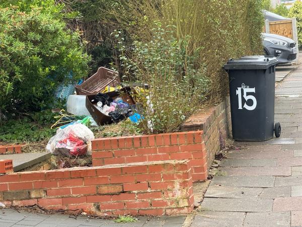 What’ a rats nest full of rats this lot need fining for the vermin infestation on the street they need their gardens cleaning and the bins out as well where vermin are using-13 Gamel Road, Leicester, LE5 6TB