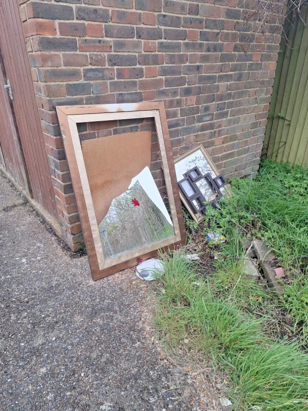 Broken mirror and old duvet to be removed thanks -15A, Midhurst Road, Eastbourne, BN22 9HP