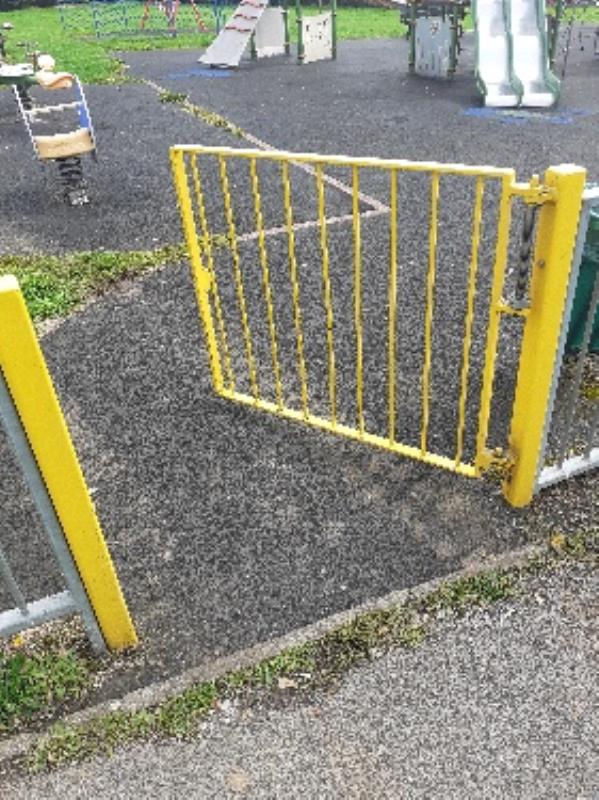 gate to play area not self closing-107 Silchester Road, RG30 3EJ, England, United Kingdom