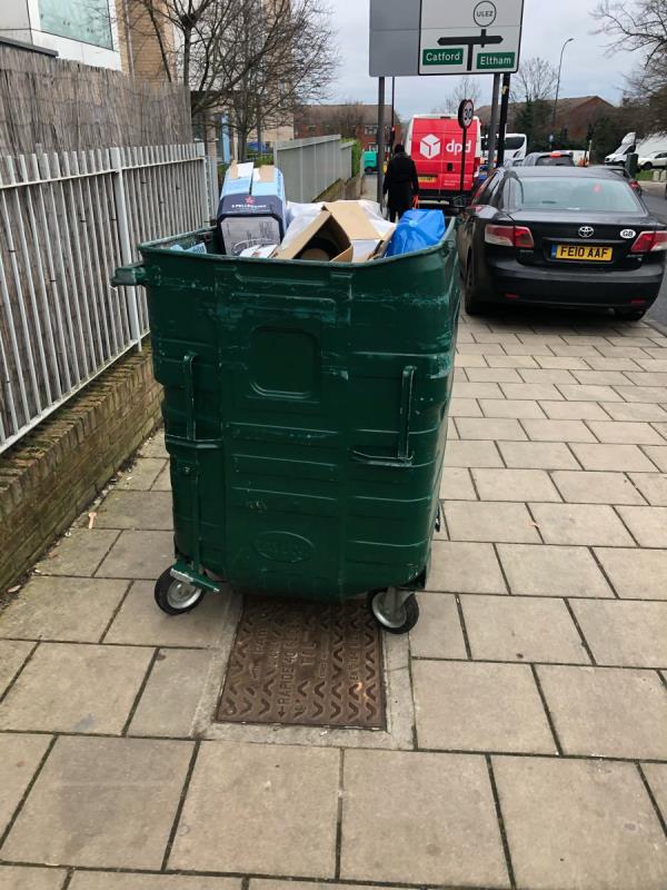 Please empty 1280 recycling bin-8 Baring Rd, London SE12 0PQ, UK