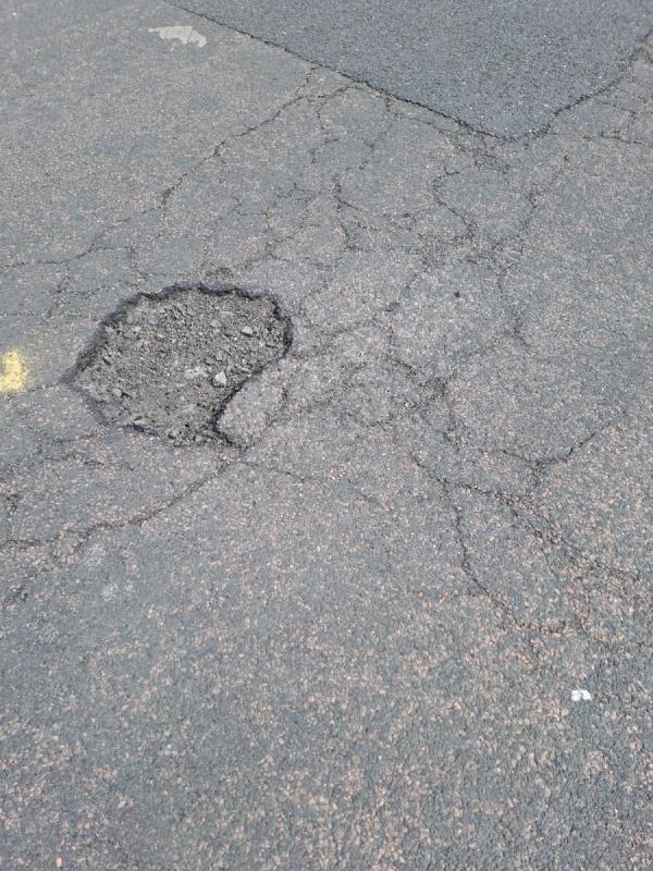 Pothole-81 Romway Road, Leicester, LE5 5SE