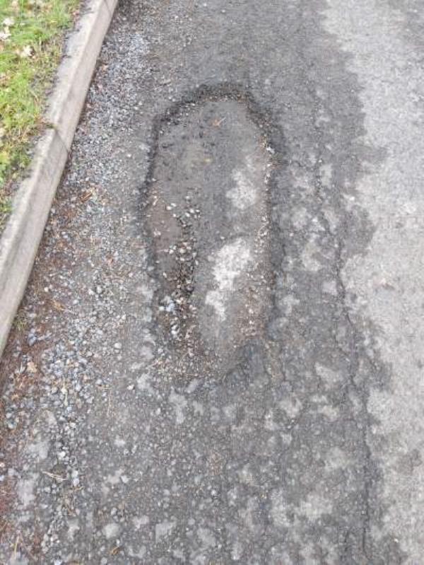 Pothole opposite The Old Smithy, Pound Lane-Shillings Pound Lane, Mannings Heath, RH13 6