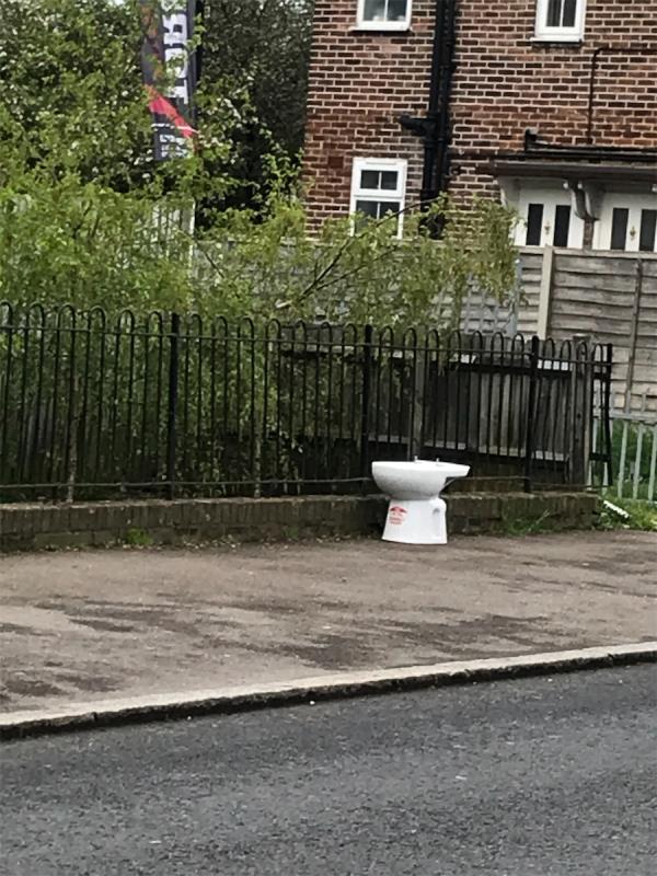 Toilet-260 Waters Road, London, SE6 1UJ