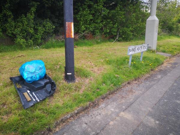 One bag general litter left kerbside -27 Barnes Heath Road, Leicester, LE5 4LB