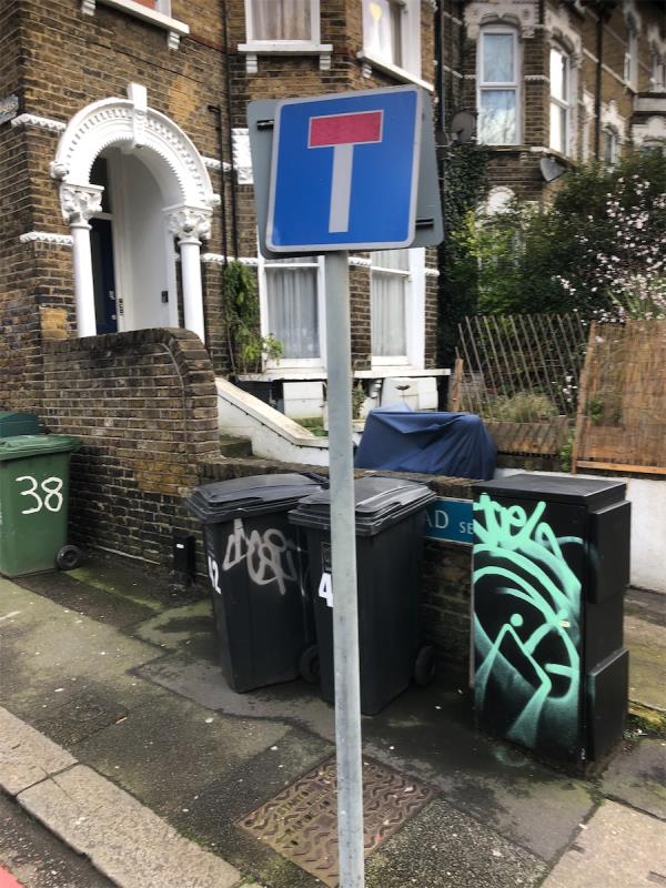 Junction of Loampit Hill. No through road sign requires adjusting-2 Sunninghill Road, Ladywell, London, SE13 7SS
